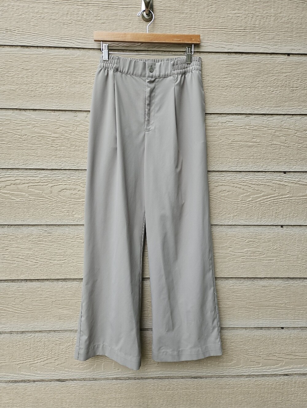 Beyond Yoga Status Wide Leg Trouser gray-green size large with small flaw
